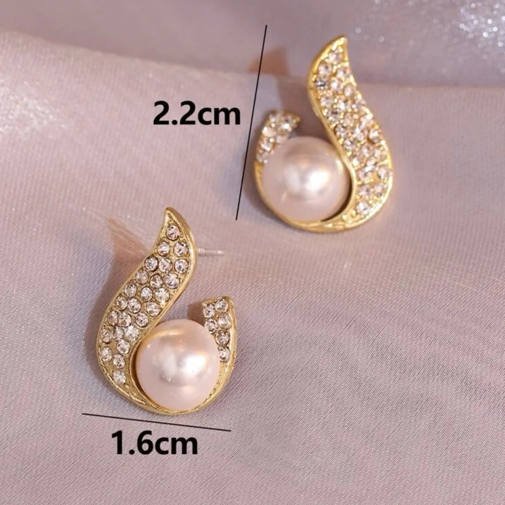 Rhinestone & Faux Pearl Decor Stud Earrings - Picture 4 of 4